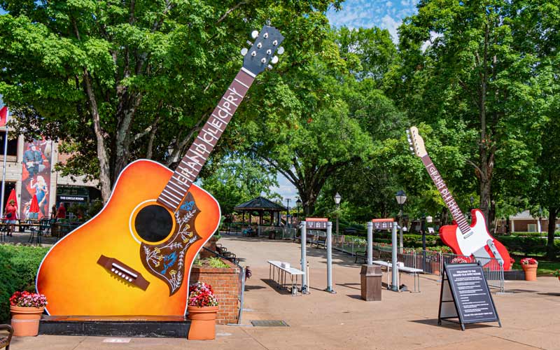 outisde grand ole opry | places to visit in tennessee