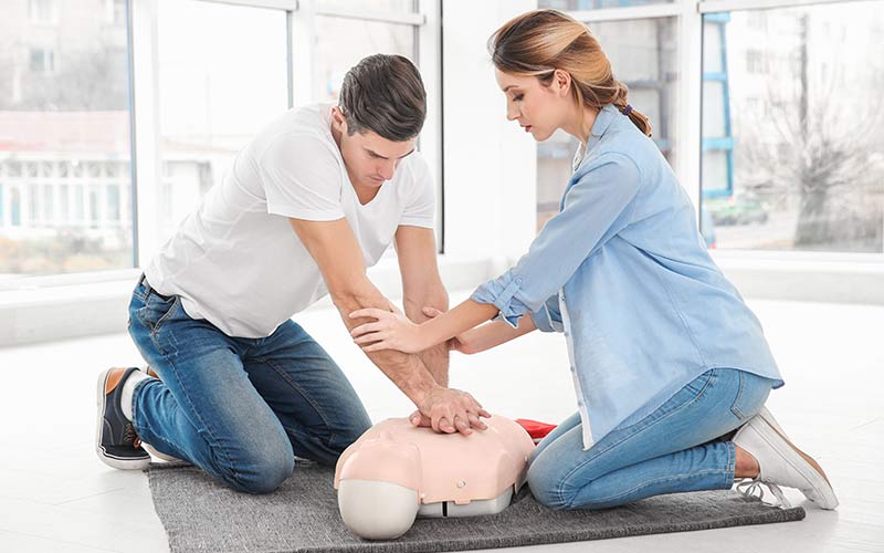 community CPR training program | man and woman cpr
