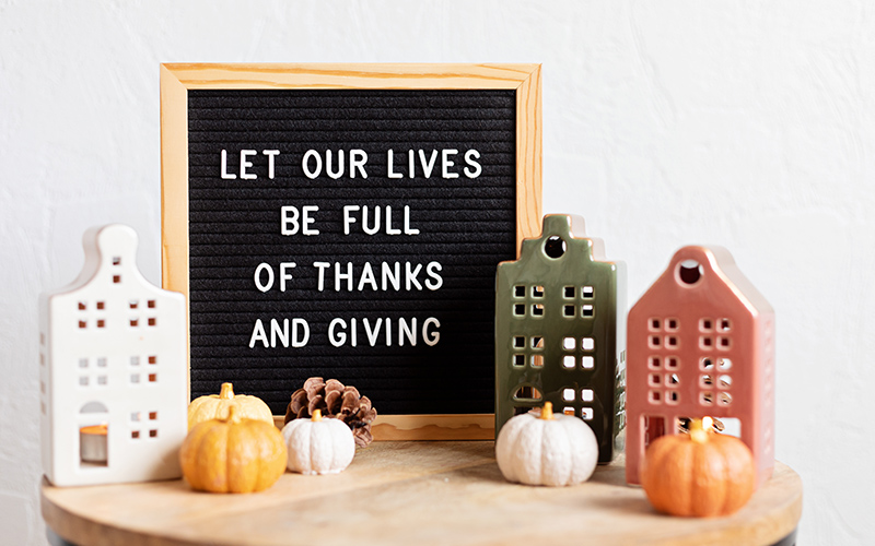 hoa thanksgiving party